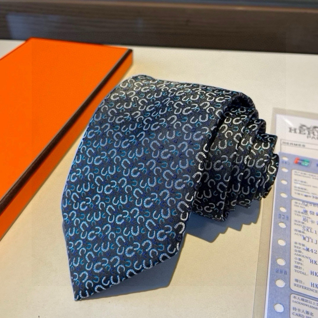 特价 爱马仕男士新款领带系列👔👔，让男士可以充分展示自己个性。100%顶级斜纹真丝手工定制‼