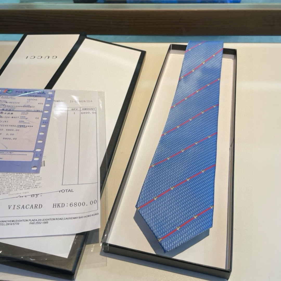 特价男士领带系列👔👔，稀有采用专柜经典主题动物蜜蜂绣花展现精湛手工与时尚优雅的理想选择，这款领带将标志性