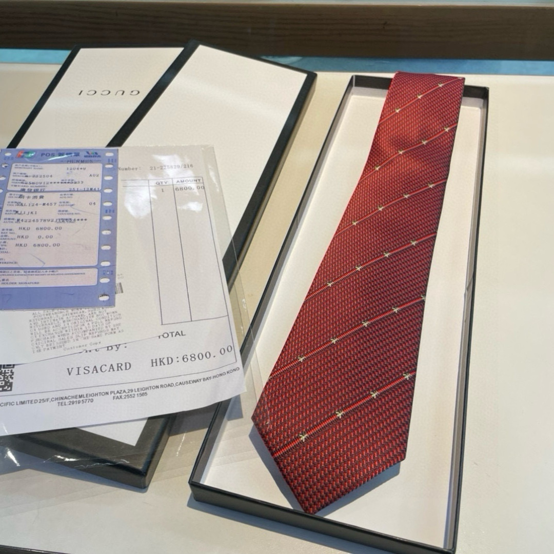 特价男士领带系列👔👔，稀有采用专柜经典主题动物蜜蜂绣花展现精湛手工与时尚优雅的理想选择，这款领带将标志性