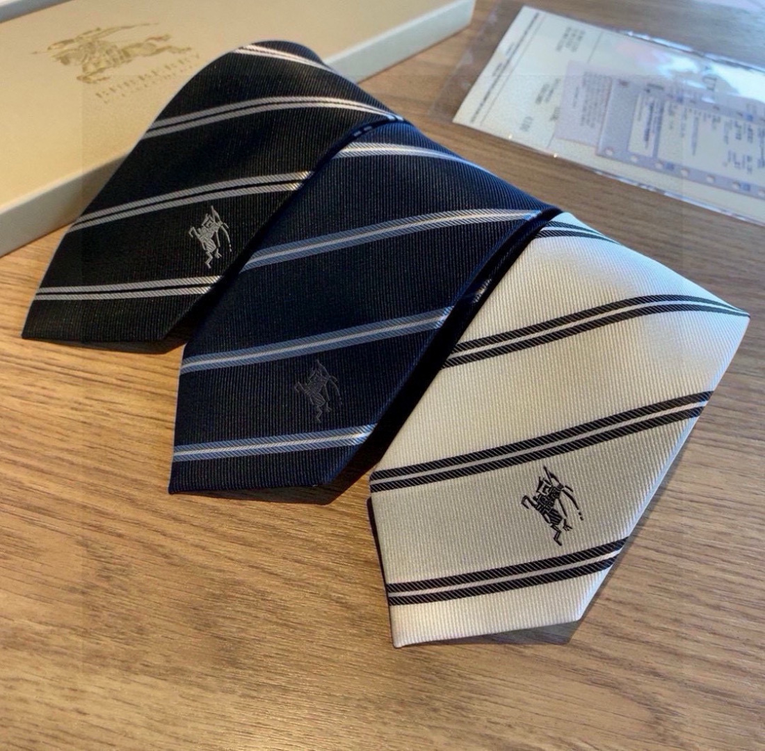 特价 B家专柜同步领带出货啦‼️‼️巴宝莉新款👔👔，稀有😻😻展现精湛手工与时尚优雅的理想选择，这款采用B