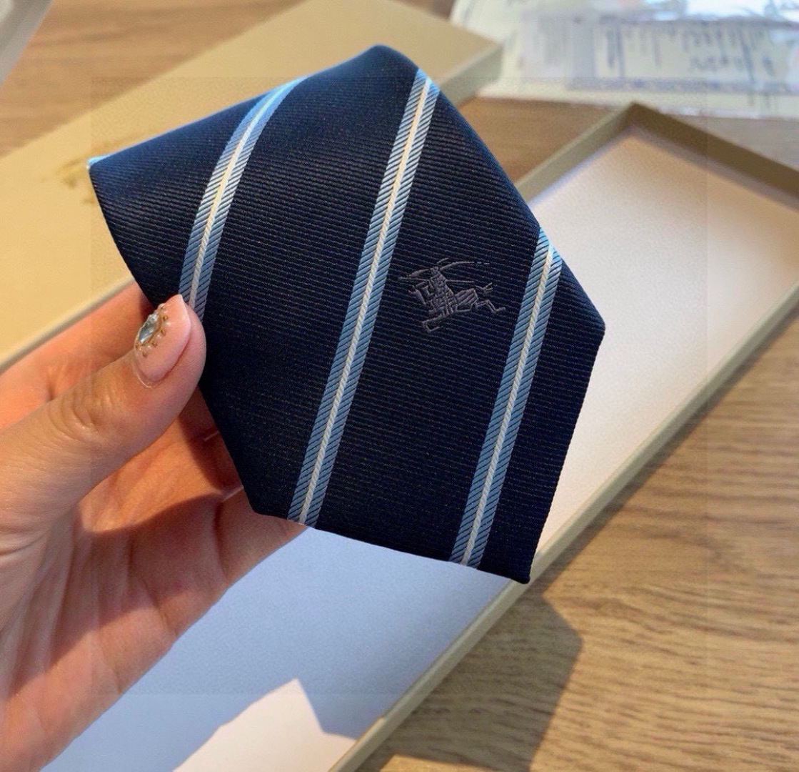 特价 B家专柜同步领带出货啦‼️‼️巴宝莉新款👔👔，稀有😻😻展现精湛手工与时尚优雅的理想选择，这款采用B