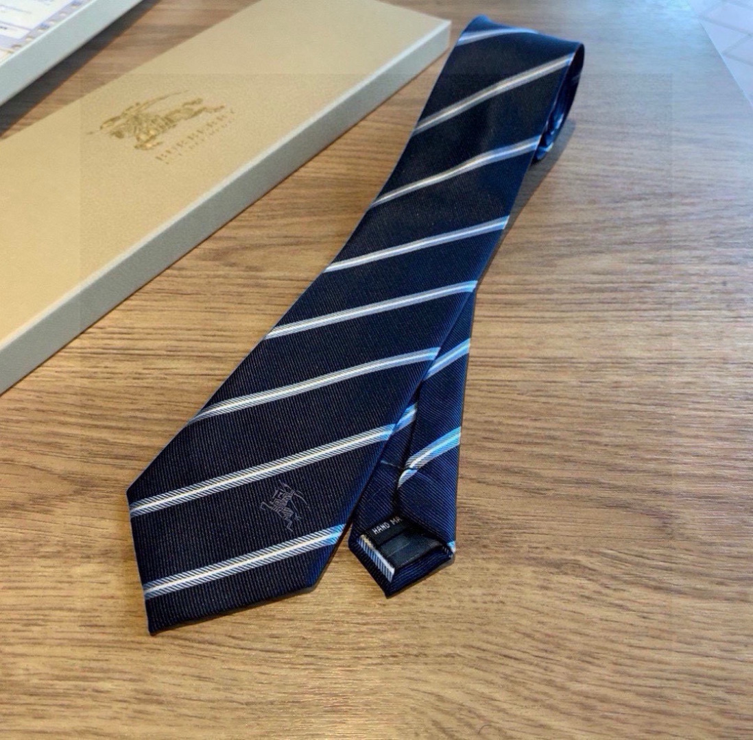 特价 B家专柜同步领带出货啦‼️‼️巴宝莉新款👔👔，稀有😻😻展现精湛手工与时尚优雅的理想选择，这款采用B