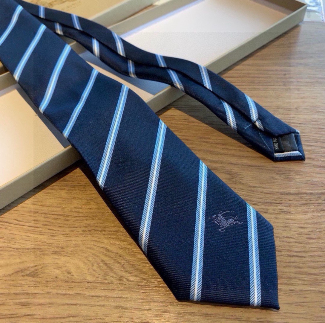 特价 B家专柜同步领带出货啦‼️‼️巴宝莉新款👔👔，稀有😻😻展现精湛手工与时尚优雅的理想选择，这款采用B