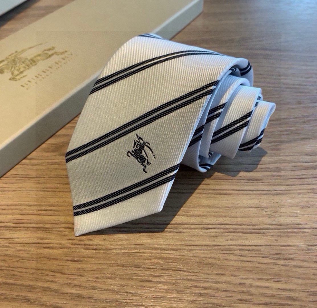 特价 B家专柜同步领带出货啦‼️‼️巴宝莉新款👔👔，稀有😻😻展现精湛手工与时尚优雅的理想选择，这款采用B