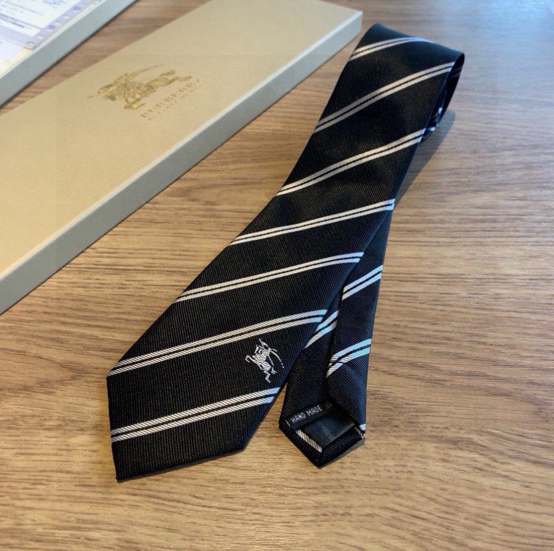特价 B家专柜同步领带出货啦‼️‼️巴宝莉新款👔👔，稀有😻😻展现精湛手工与时尚优雅的理想选择，这款采用B