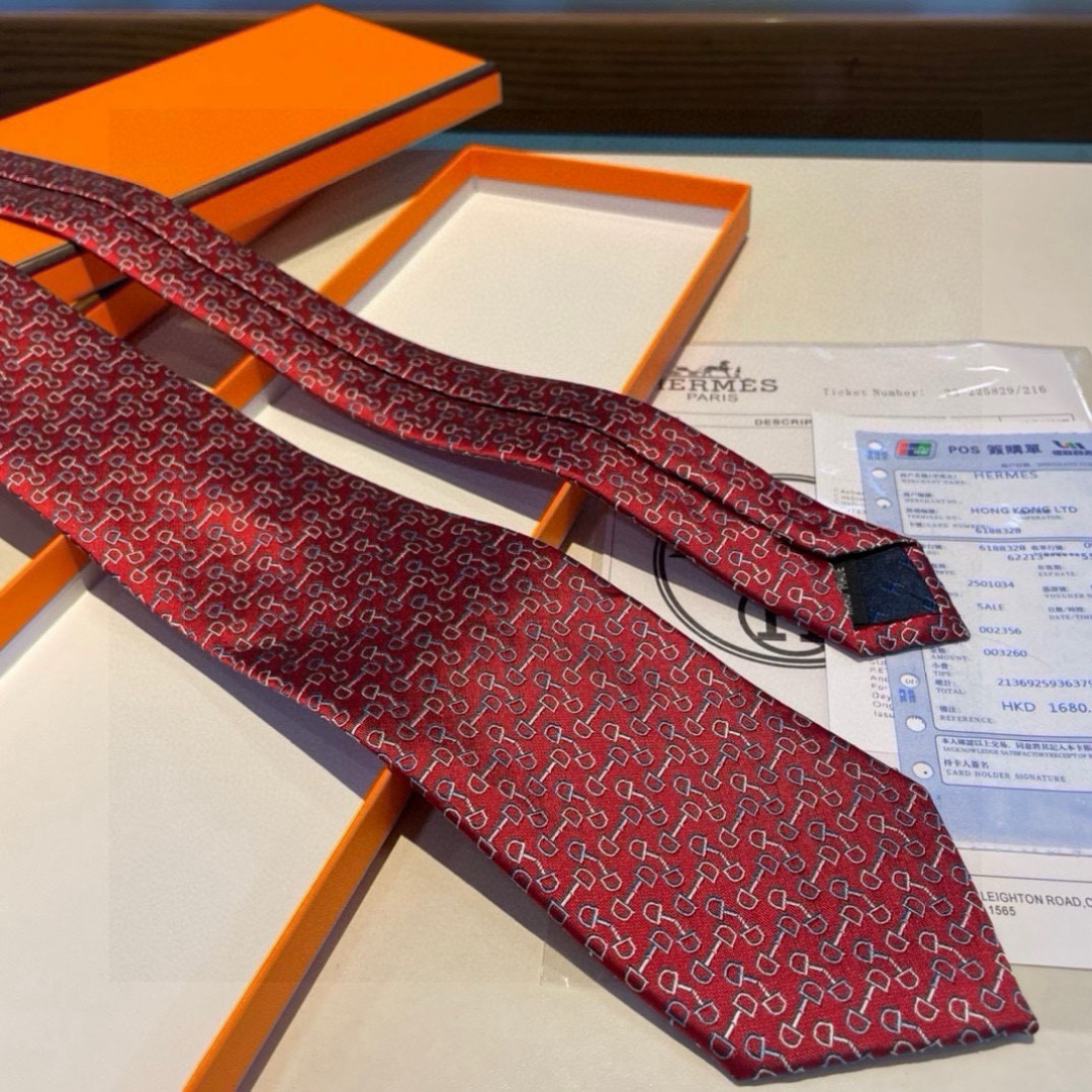 特价顶级专柜品质 🆕👨‍⚖️👨‍✈️H家男士新款领带系列👔👔，稀有H家每年都有一千条不同印花的领带面世，