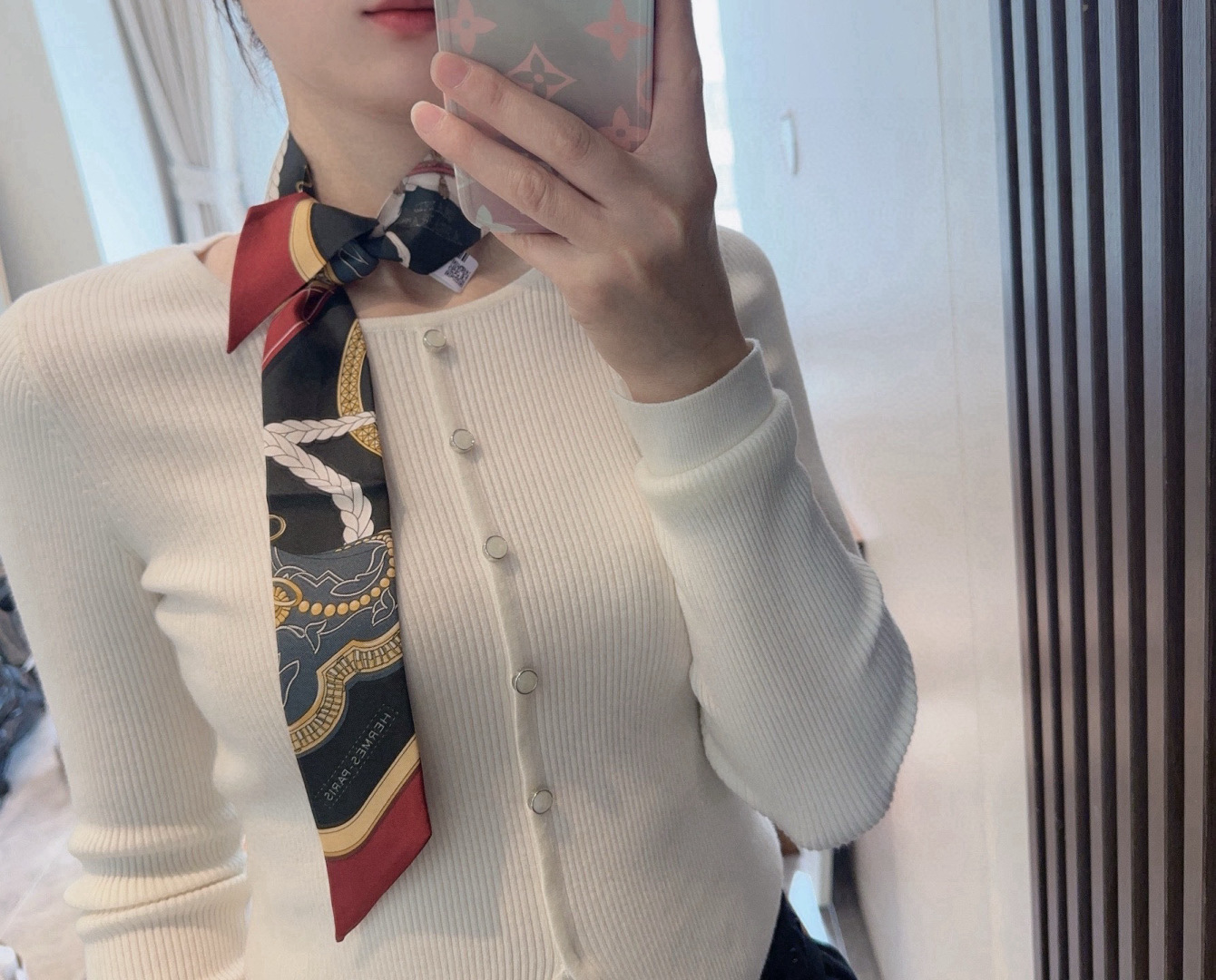 NO:379470,New, 18 Mmi heavy twill silk ribbon, absolutely good product, genuine edition, counter synchronization Hermes new Twilly, top twill silk, super fine print, very clear handwriting Specification 5X86cm, twill silk double-layer double-sided】Scarf, streamer, hair tie, hermes, real silk19860909上新,18姆米重磅斜纹真丝飘带,绝对的好货,正品开版,专柜同步 爱马仕新款Twilly,顶级斜纹真丝打造 超精细的印花 字迹非常清晰 规格5X86cm,斜纹真丝双层双面】丝巾,飘带，发束,hermes,real silk,accessory