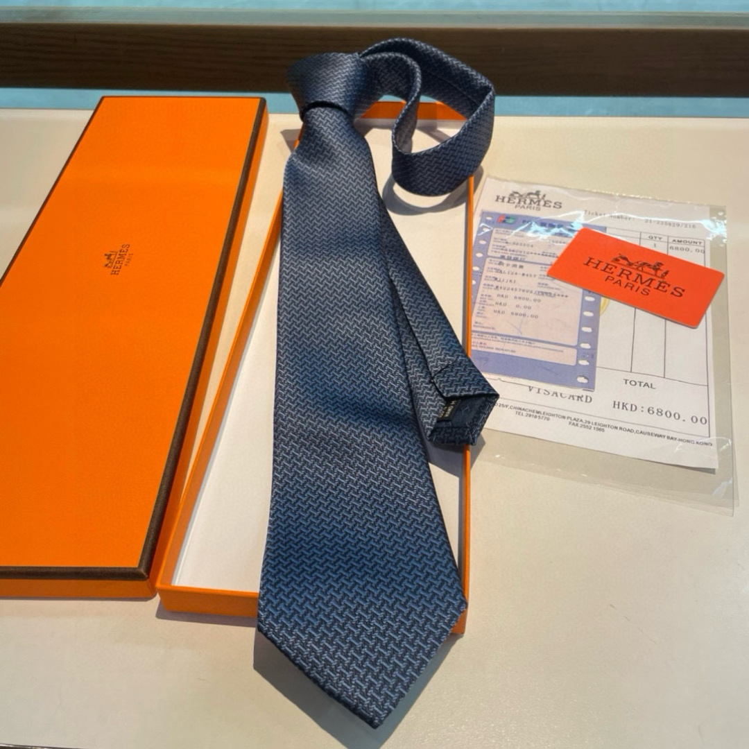 特价男士新款领带系列【几何H图案领带】👔👔，稀有😻😻H家每年都有一千条不同印花的领带面世，从最初的多以几