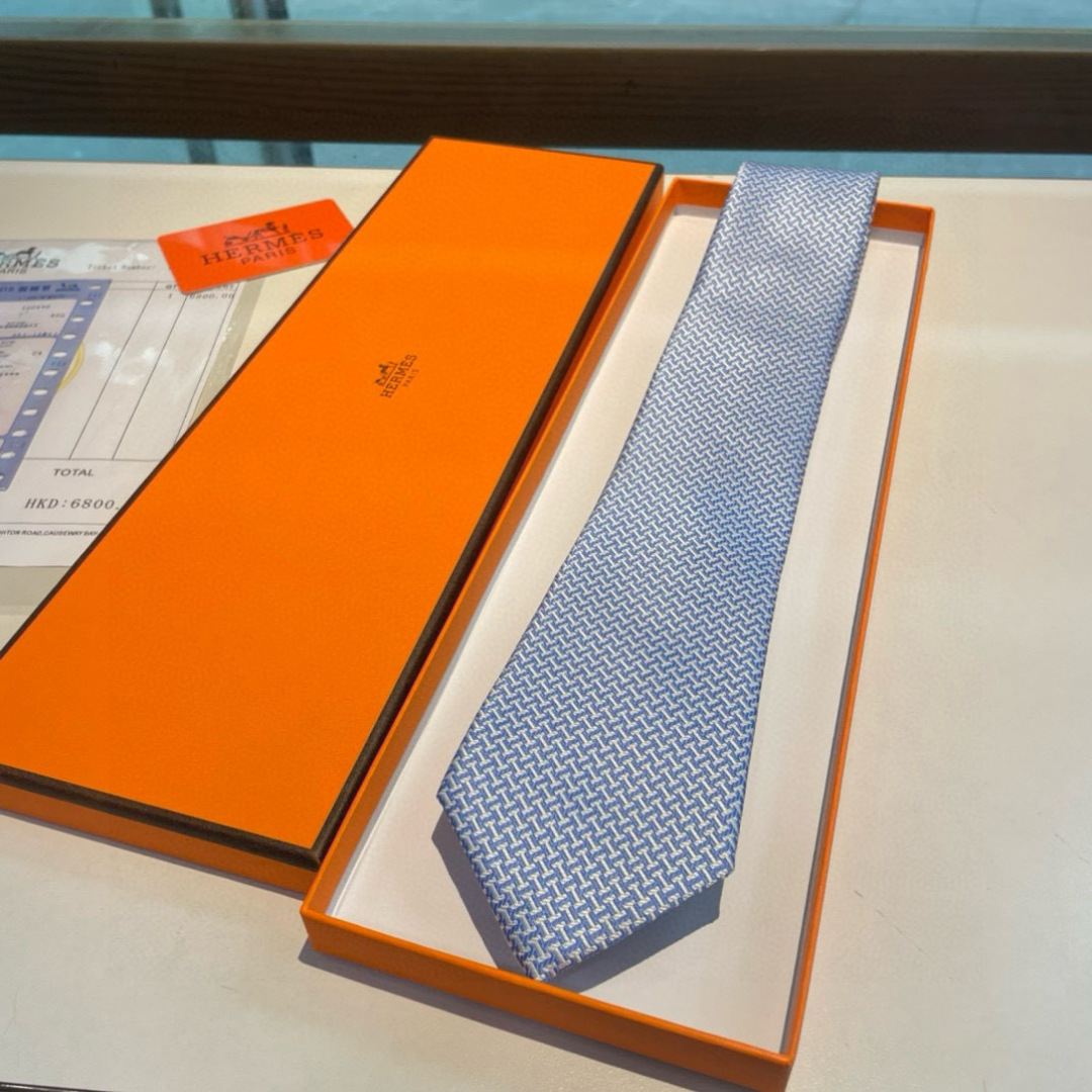 特价男士新款领带系列【几何H图案领带】👔👔，稀有😻😻H家每年都有一千条不同印花的领带面世，从最初的多以几