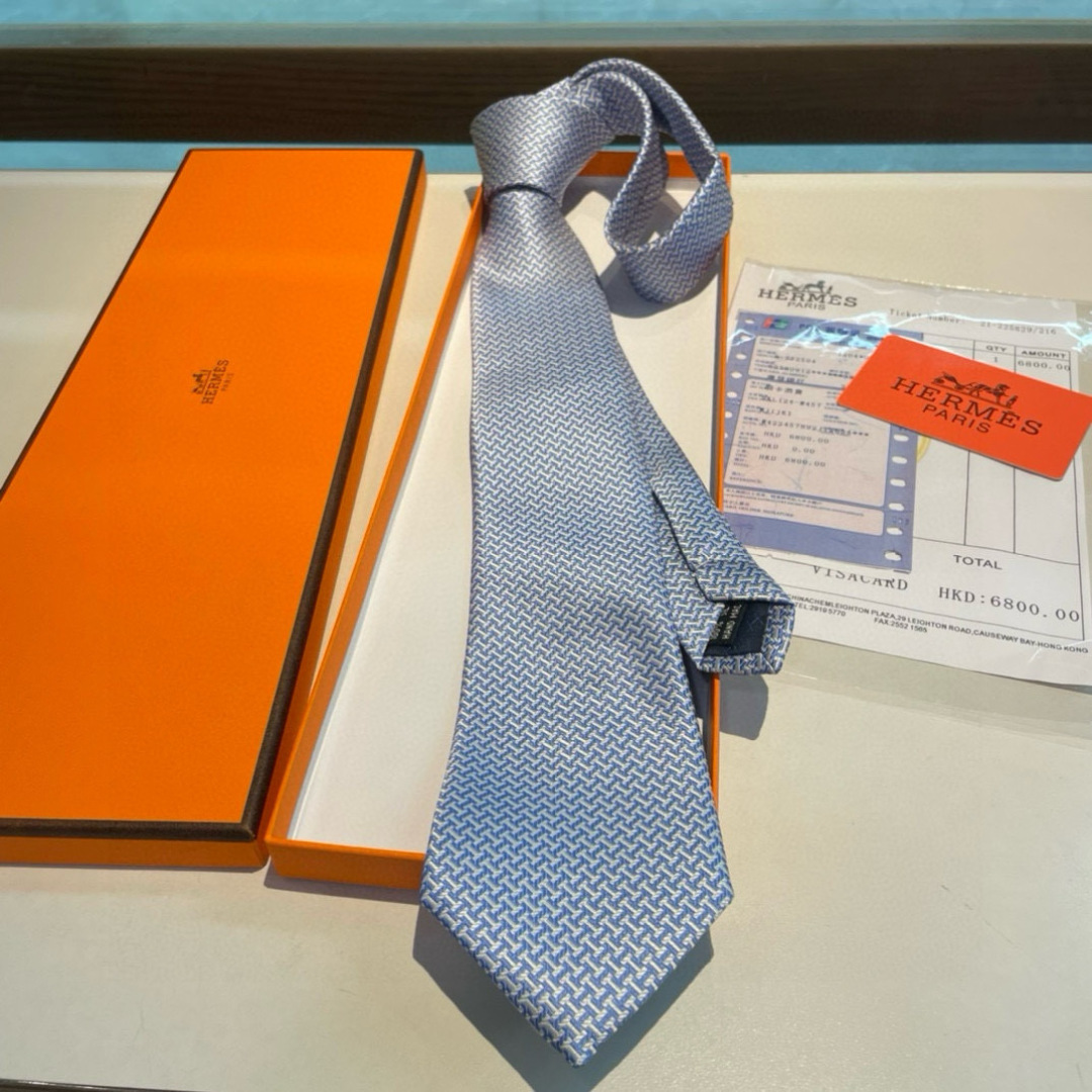 特价男士新款领带系列【几何H图案领带】👔👔，稀有😻😻H家每年都有一千条不同印花的领带面世，从最初的多以几