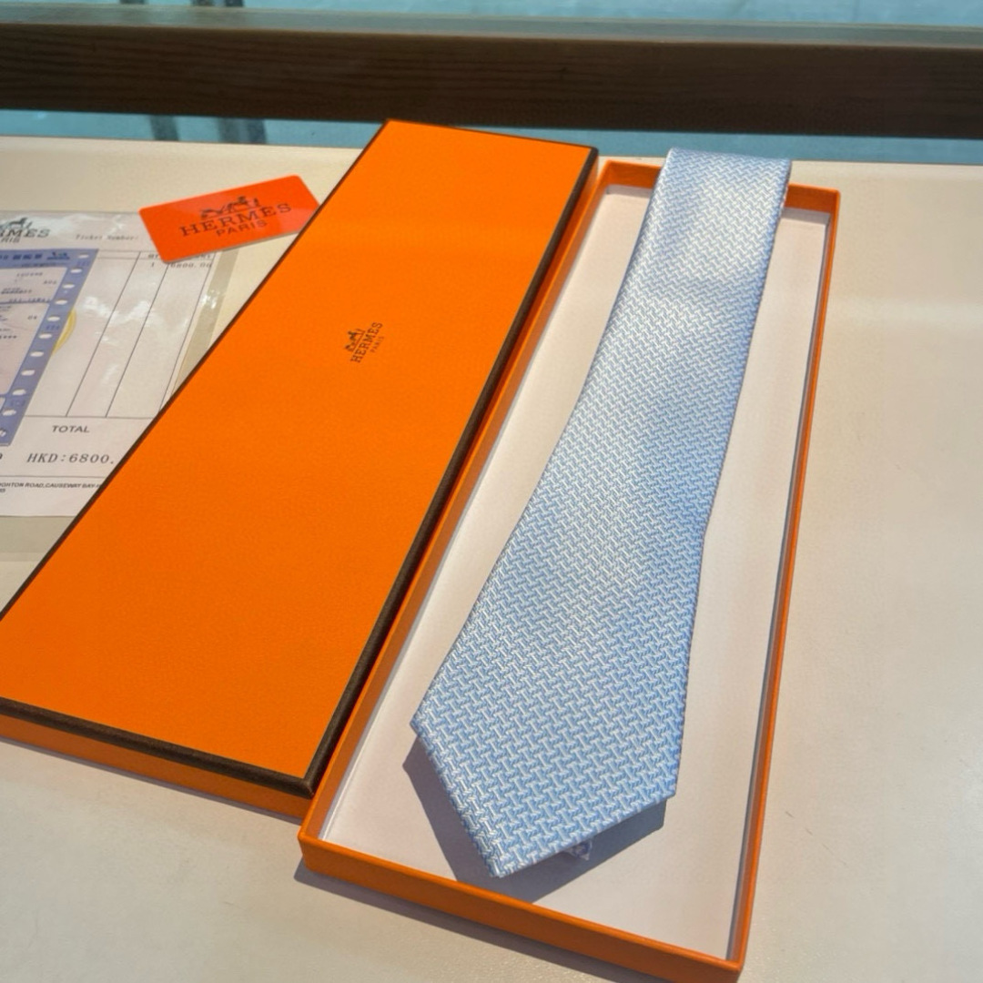 特价男士新款领带系列【几何H图案领带】👔👔，稀有😻😻H家每年都有一千条不同印花的领带面世，从最初的多以几