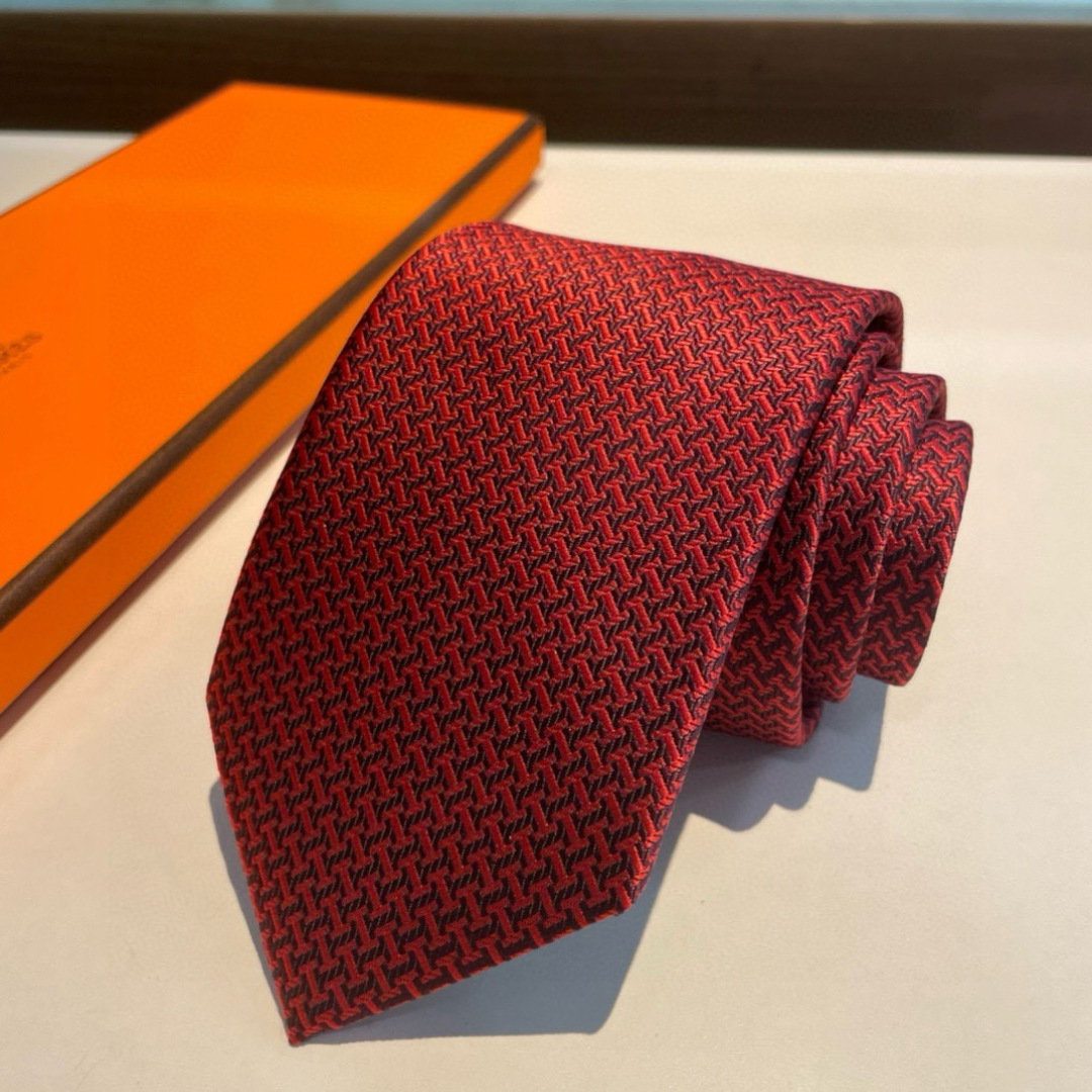 特价男士新款领带系列【几何H图案领带】👔👔，稀有😻😻H家每年都有一千条不同印花的领带面世，从最初的多以几