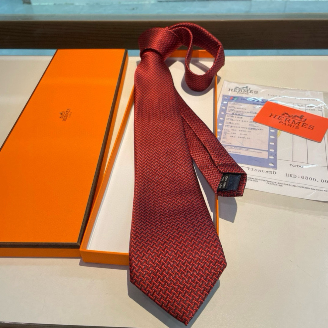 特价男士新款领带系列【几何H图案领带】👔👔，稀有😻😻H家每年都有一千条不同印花的领带面世，从最初的多以几