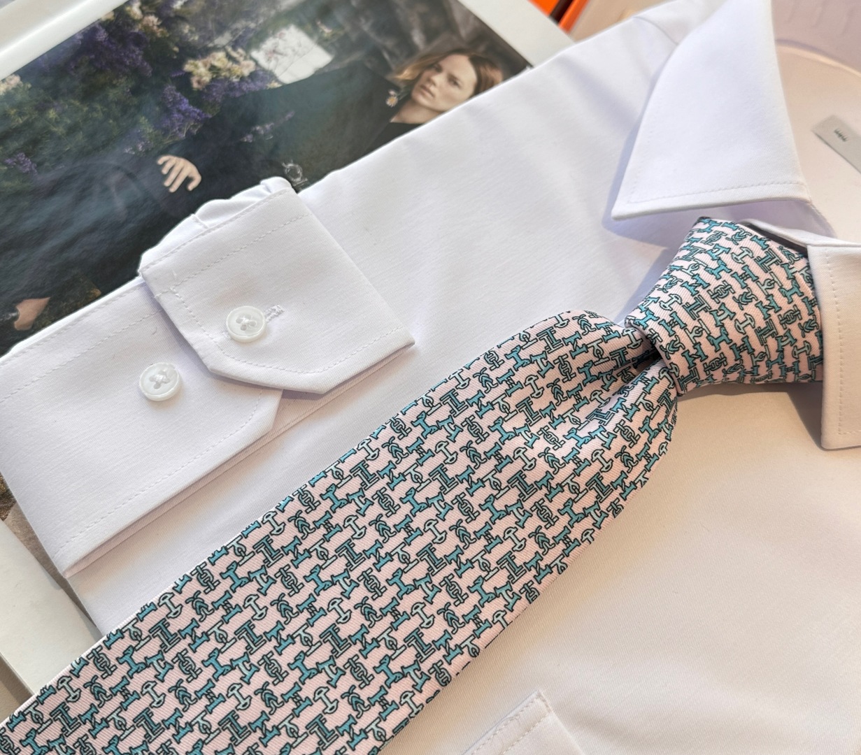特价特 男士新款印花领带系列【百变搭扣领带】👔👔，稀有😻😻H家每年都有一千条不同印花的领带面世，从最初的