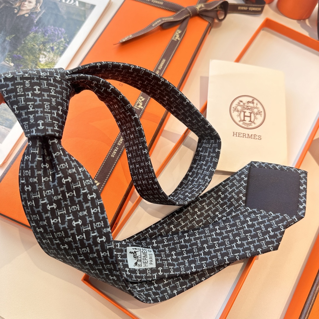 特价特 男士新款印花领带系列【百变搭扣领带】👔👔，稀有😻😻H家每年都有一千条不同印花的领带面世，从最初的
