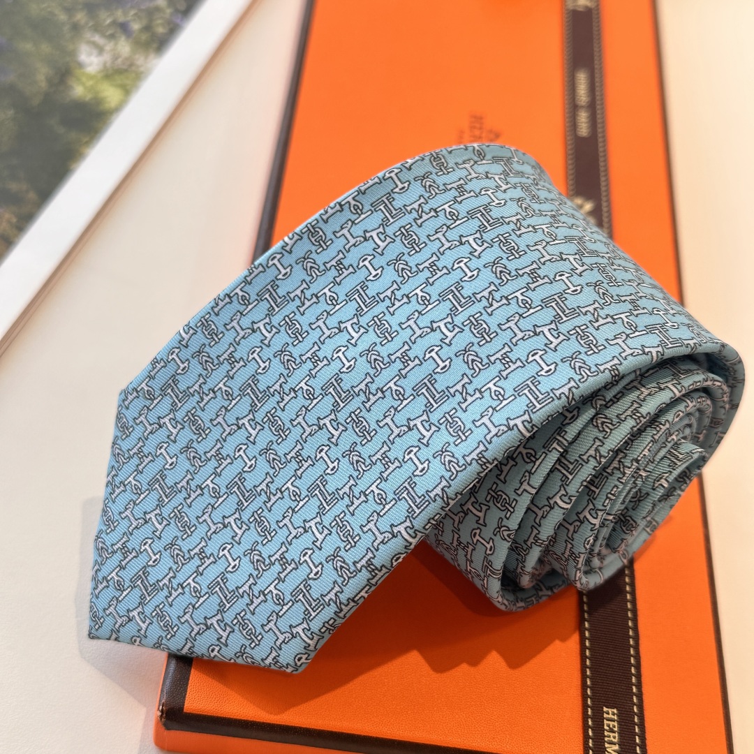 特价特 男士新款印花领带系列【百变搭扣领带】👔👔，稀有😻😻H家每年都有一千条不同印花的领带面世，从最初的
