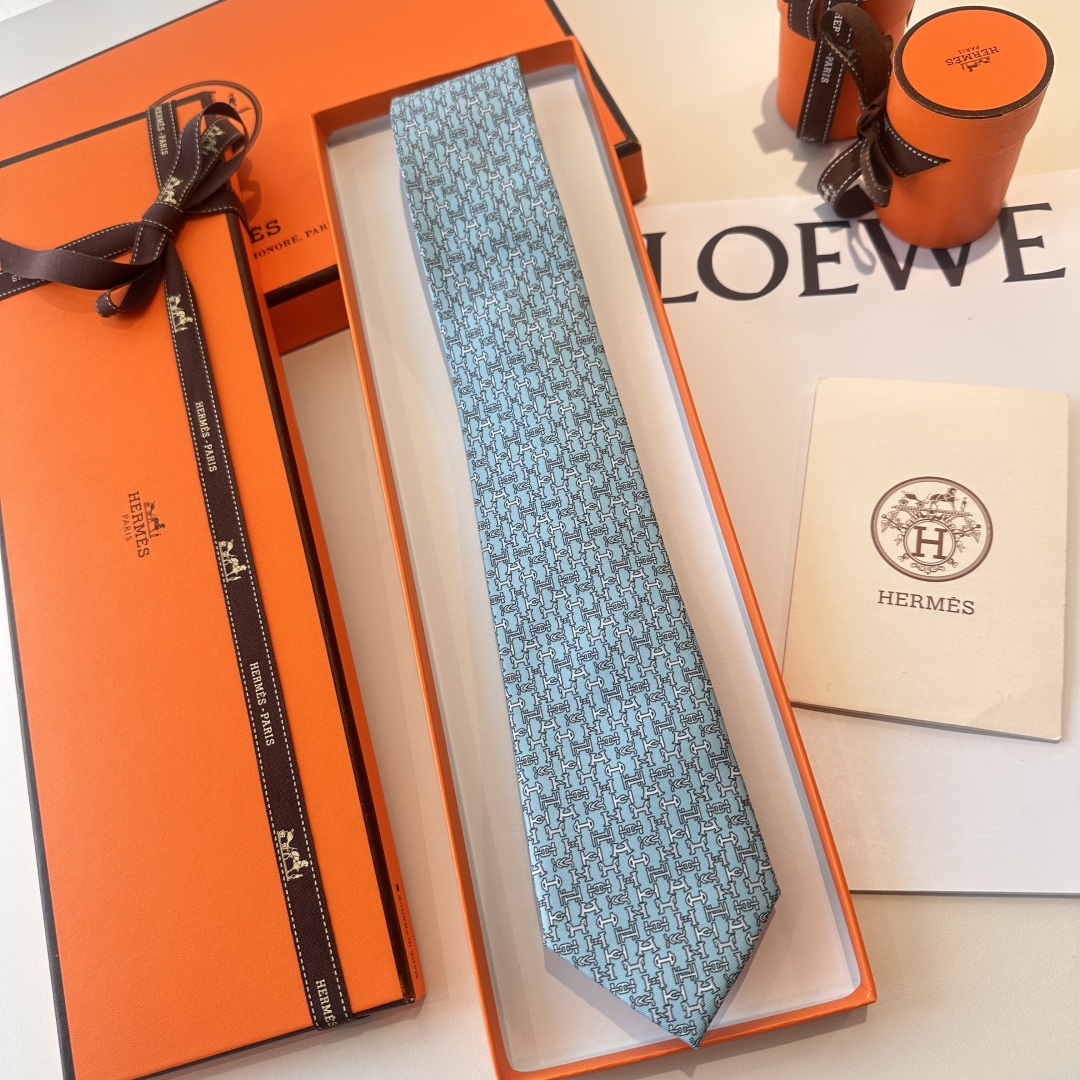 特价特 男士新款印花领带系列【百变搭扣领带】👔👔，稀有😻😻H家每年都有一千条不同印花的领带面世，从最初的
