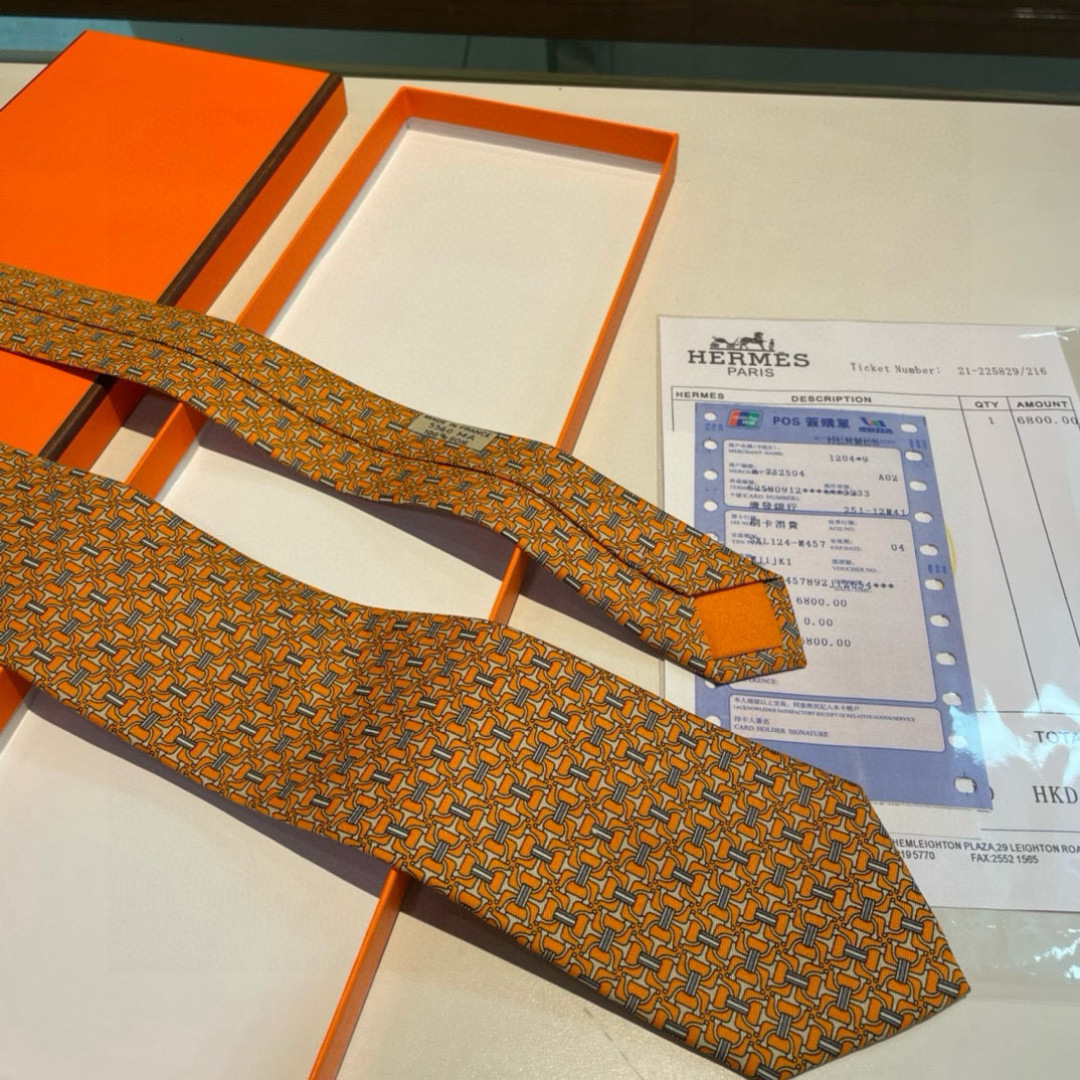 特价👨‍✈男士新款领带系列 H马衔扣印花领带 👔👔，稀有H家每年都有一千条不同印花的领带面世，从最初的多