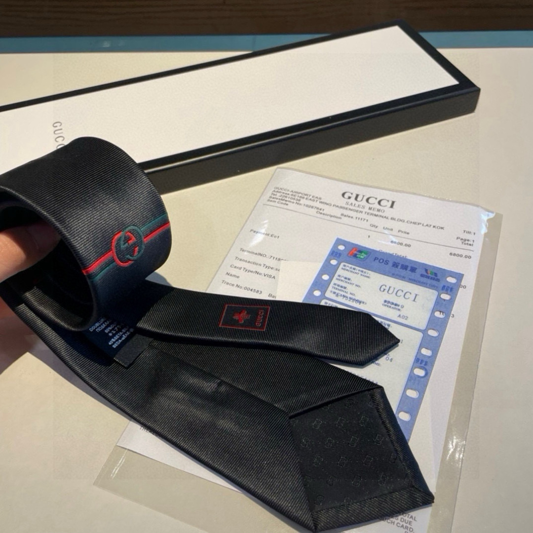 特价 G家专柜新款【GG标识领带】男士领带👔👔，稀有采用经典小G LOGO提花展现精湛手工与时尚优雅的理