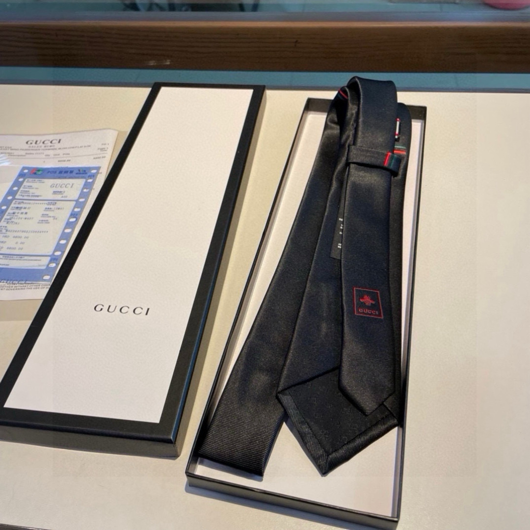 特价 G家专柜新款【GG标识领带】男士领带👔👔，稀有采用经典小G LOGO提花展现精湛手工与时尚优雅的理