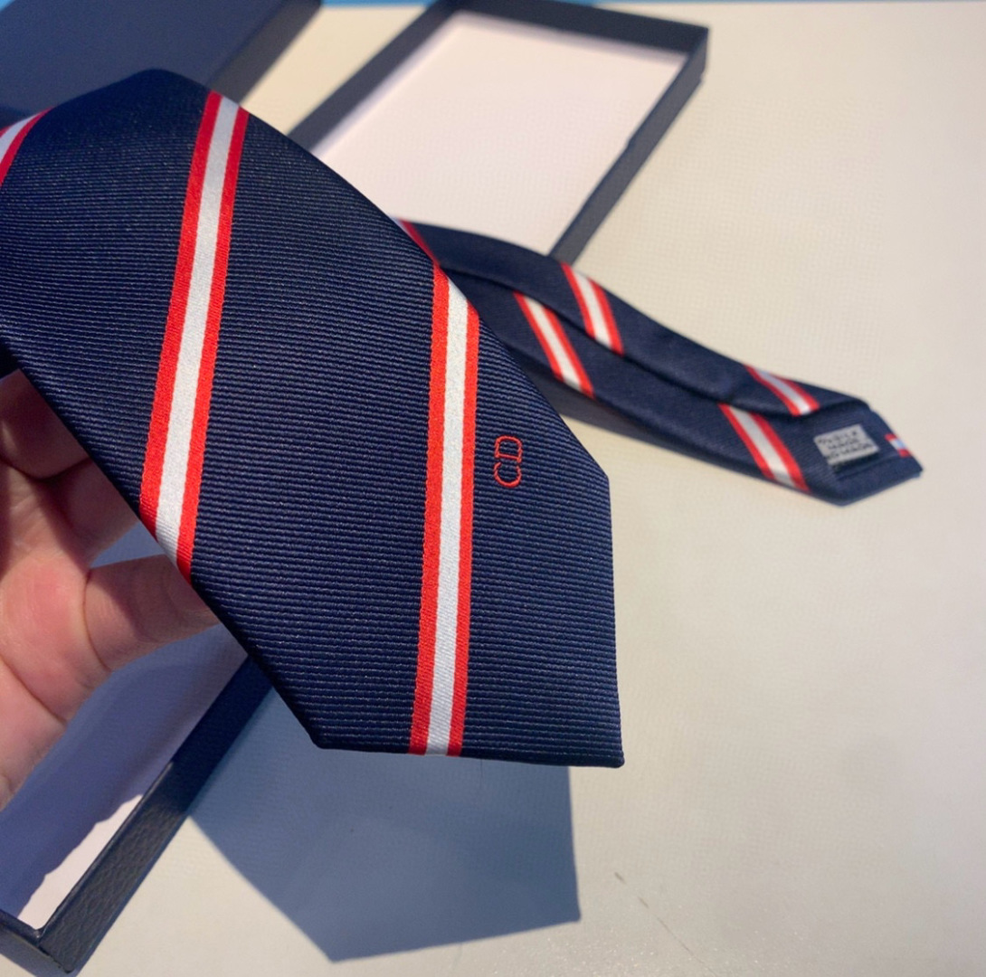 特价特 👔👔Dior男士【CD绣标领带】，稀有😻😻展现精湛手工与时尚优雅的理想选择，这款采用DO家最经典