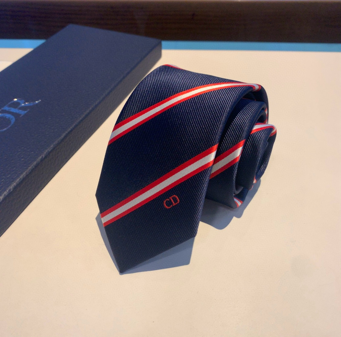 特价特 👔👔Dior男士【CD绣标领带】，稀有😻😻展现精湛手工与时尚优雅的理想选择，这款采用DO家最经典