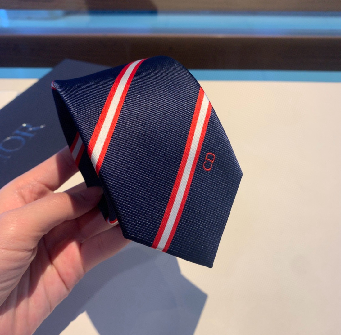 特价特 👔👔Dior男士【CD绣标领带】，稀有😻😻展现精湛手工与时尚优雅的理想选择，这款采用DO家最经典