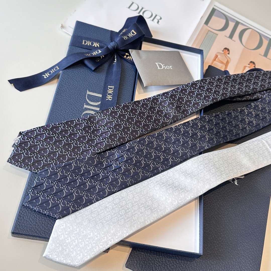 特价👏dior家新款领带 👔👔Dior男士，稀有😻😻展现精湛手工与时尚优雅的理想选择，这款采用DO家最经
