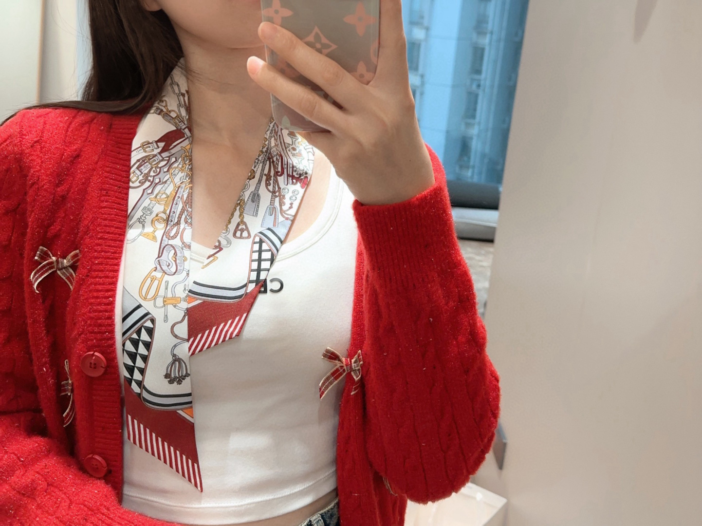 NO:379498,, Saddle Bouquet Twilly Silk Ribbon (Mulberry Silk). This compact silk accessories are worn in a variety of ways, which can add agility and fun to your daily look!  Made in France. Designer Pierre Marie Size 5 x 86.5 cm Silk Scarf, Streamer, Hair Twist, Real Silk19860909,鞍具花束 Twilly真丝缎带（桑蚕丝）. 这款小巧的真丝配饰佩戴方式千变万化,可为您的日常造型增添灵动妙趣！ 法国制造. 设计师皮埃尔·马里（Pierre Marie） 尺寸5 x 86.5厘米丝巾,飘带，发束,real silk,accessory