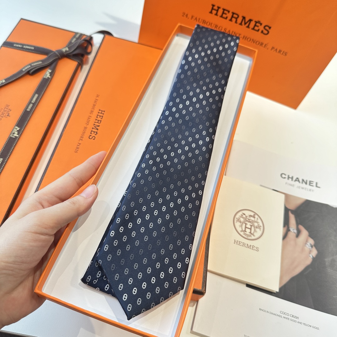 特价特 爱马仕奥运主题 男士新款领带系列👔👔，稀有H家每年都有一千条不同印花的领带面世，从最初的多以几何