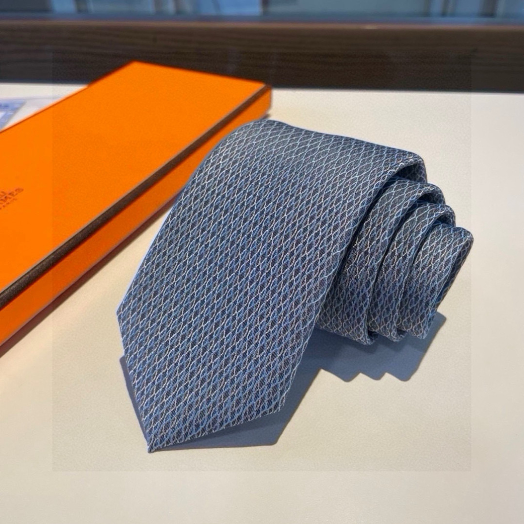 特价领带新款出货啦‼‼爱马仕男士新款领带系列👔👔，让男士可以充分展示自己个性。100%顶级斜纹真丝手工定