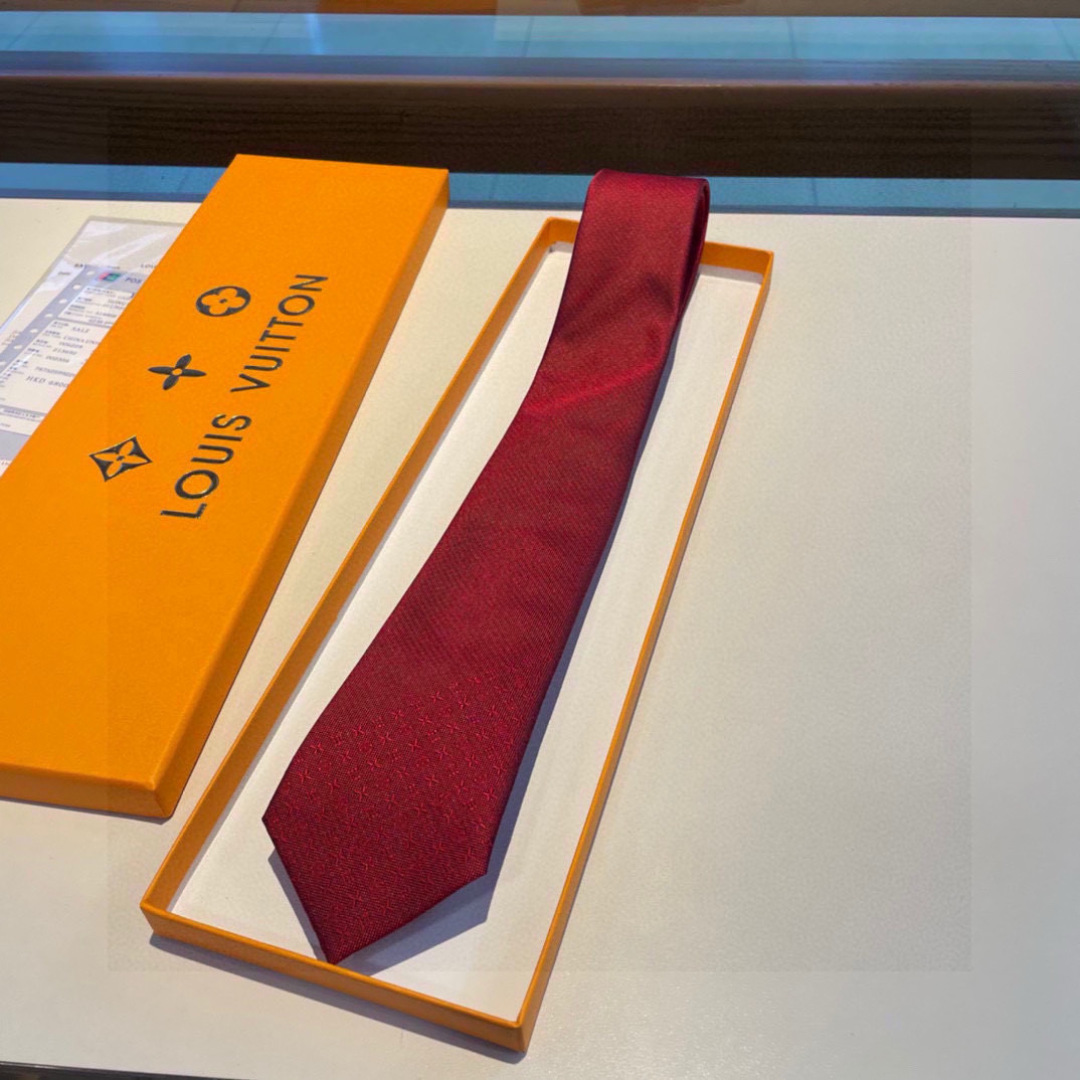 特价 LV字母渐变领带  ，路易威登经典领带👔男士必备单品超时尚！高端品质 版型面料都达到品牌标准，，难