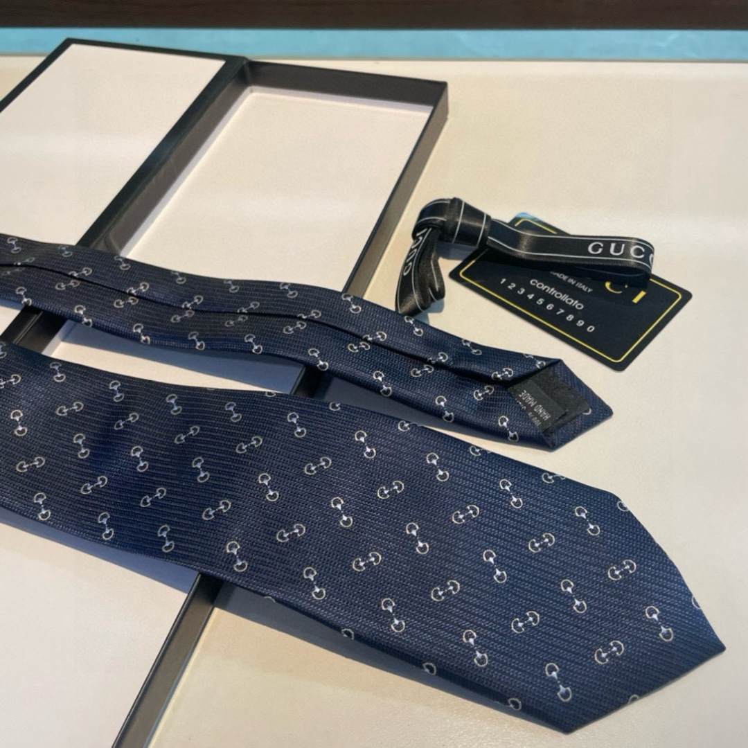 特价 G家专柜新款 男士领带👔👔，稀有采用经典小G LOGO提花展现精湛手工与时尚优雅的理想选择，这款领