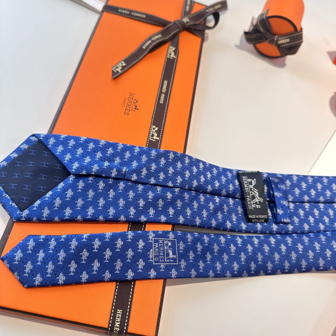 特价爱马仕动物系列 男士新款领带 👔👔，让男士可以充分展示自己个性。100%顶级斜纹真丝手工定制‼