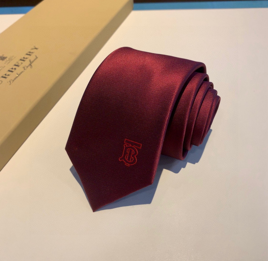 特价特 B家专柜同步领带出货啦‼️‼️巴宝莉新款👔👔，稀有😻😻展现精湛手工与时尚优雅的理想选择，这款采用