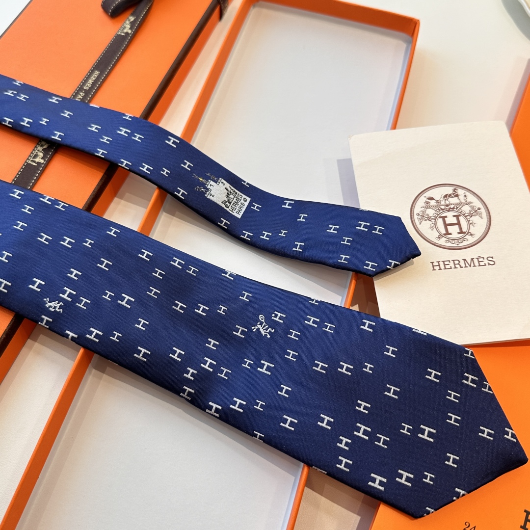 特价特 男士新款领带系列👔👔，稀有H家每年都有一千条不同印花的领带面世，从最初的多以几何图案表现骑术活动