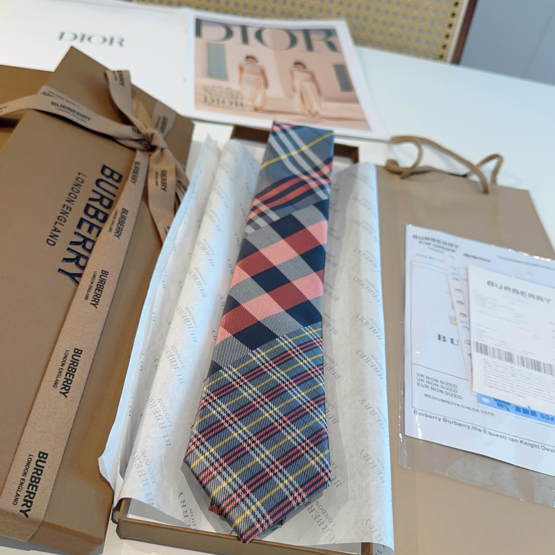 特价特 专柜同步领带出货啦‼‼Burberry【博柏利领带】👔👔，稀有😻😻展现精湛手工与时尚优雅的理想选