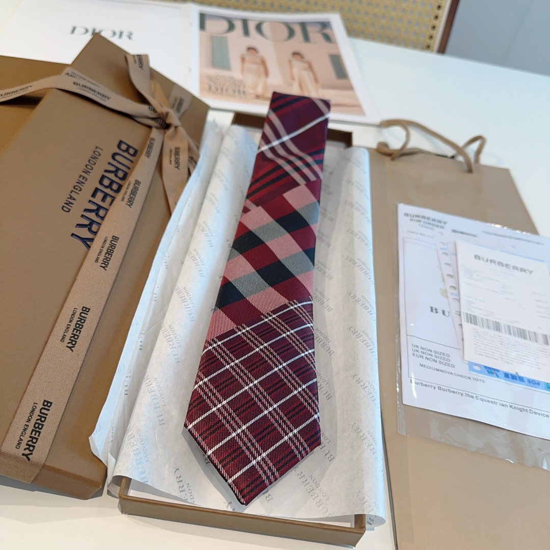 特价特 专柜同步领带出货啦‼‼Burberry【博柏利领带】👔👔，稀有😻😻展现精湛手工与时尚优雅的理想选