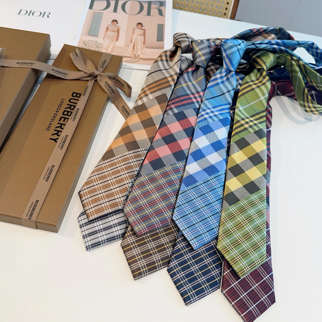 特价特 专柜同步领带出货啦‼‼Burberry【博柏利领带】👔👔，稀有😻😻展现精湛手工与时尚优雅的理想选