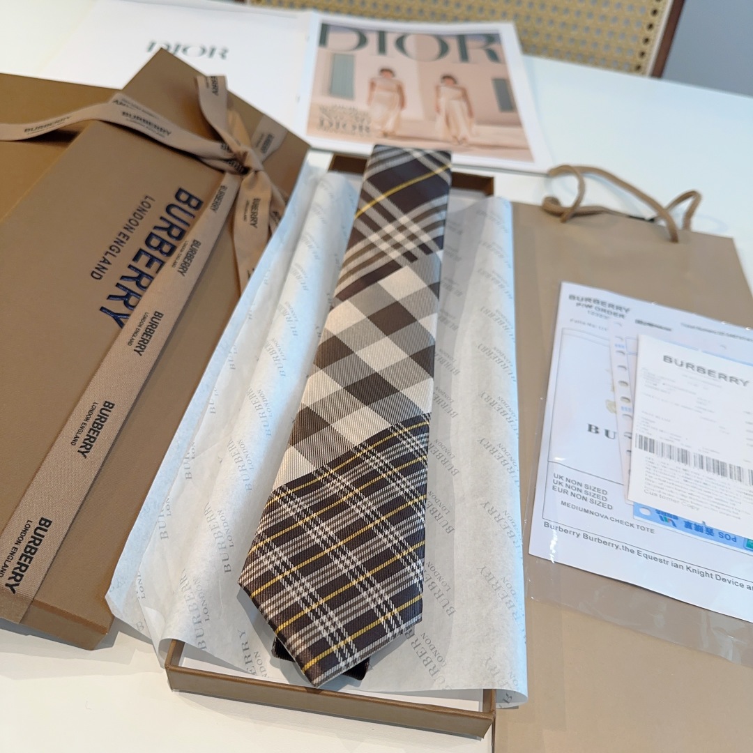 特价特 专柜同步领带出货啦‼‼Burberry【博柏利领带】👔👔，稀有😻😻展现精湛手工与时尚优雅的理想选