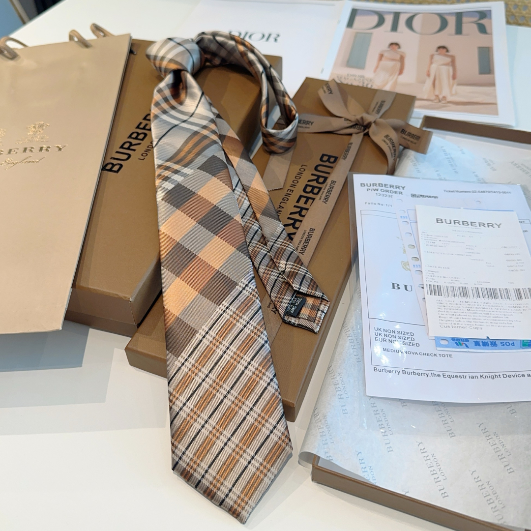 特价特 专柜同步领带出货啦‼‼Burberry【博柏利领带】👔👔，稀有😻😻展现精湛手工与时尚优雅的理想选