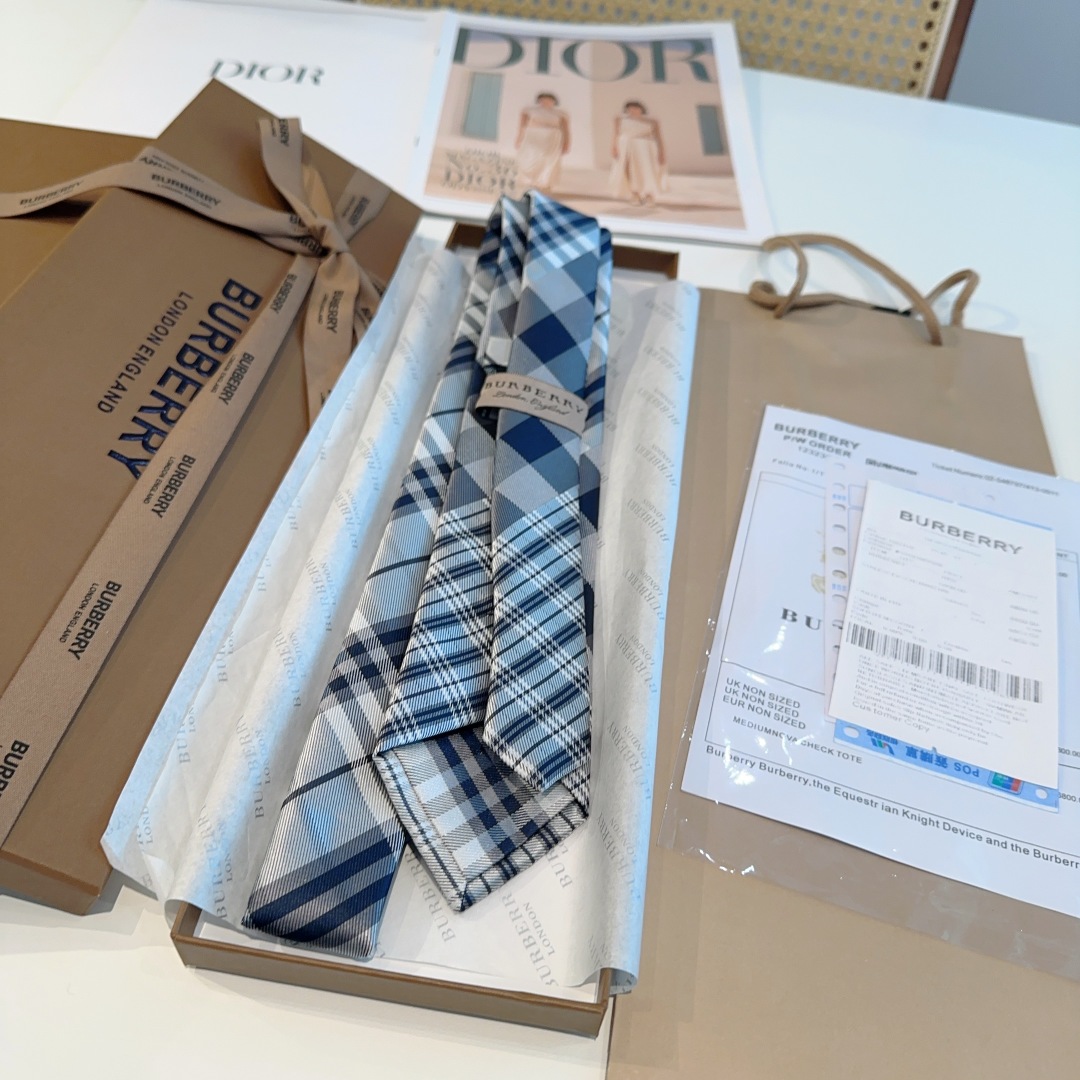 特价特 专柜同步领带出货啦‼‼Burberry【博柏利领带】👔👔，稀有😻😻展现精湛手工与时尚优雅的理想选