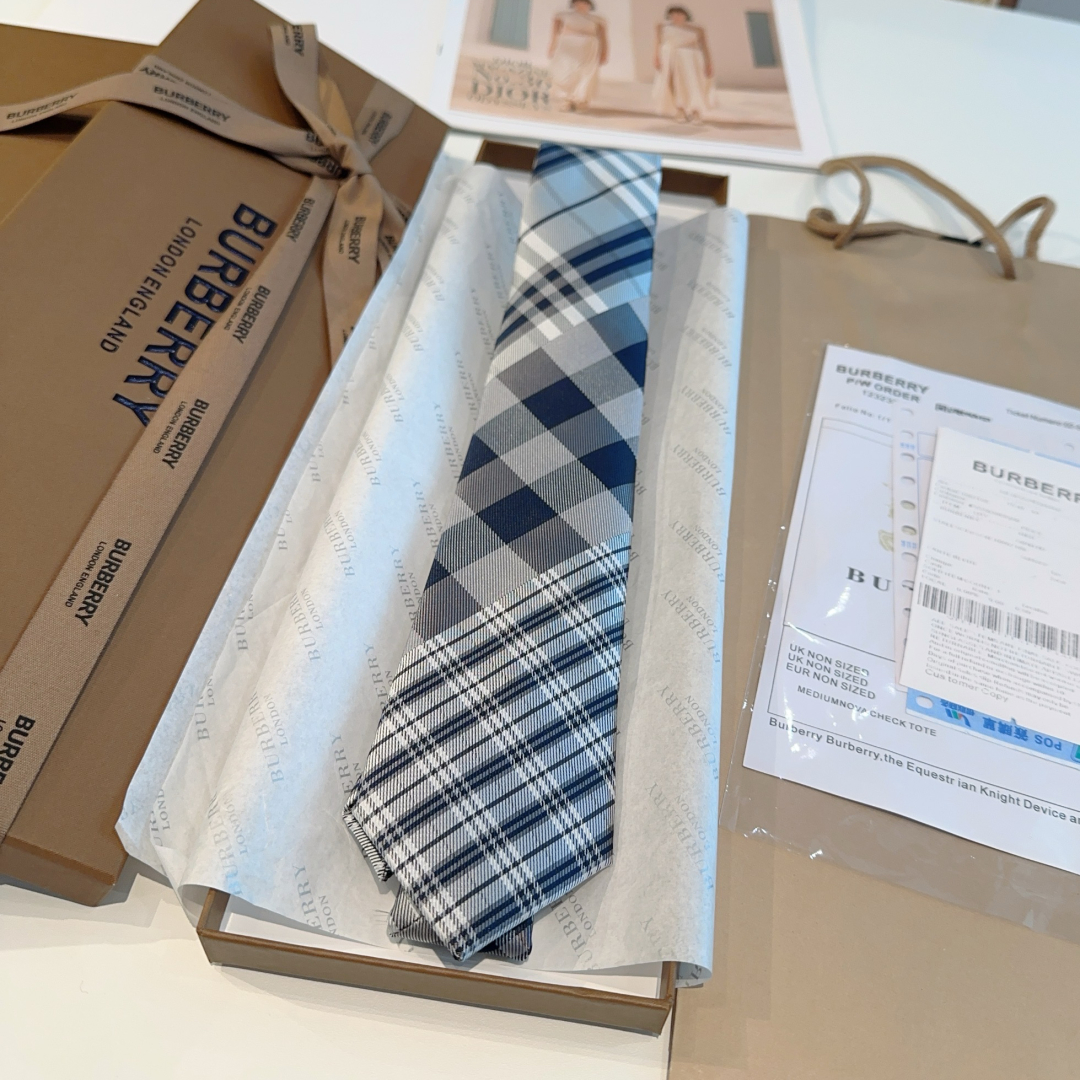 特价特 专柜同步领带出货啦‼‼Burberry【博柏利领带】👔👔，稀有😻😻展现精湛手工与时尚优雅的理想选