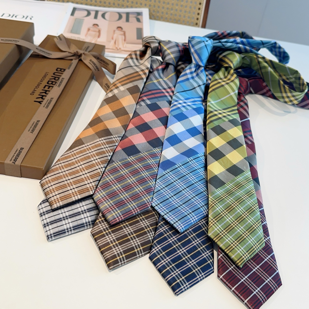 特价特 专柜同步领带出货啦‼‼Burberry【博柏利领带】👔👔，稀有😻😻展现精湛手工与时尚优雅的理想选