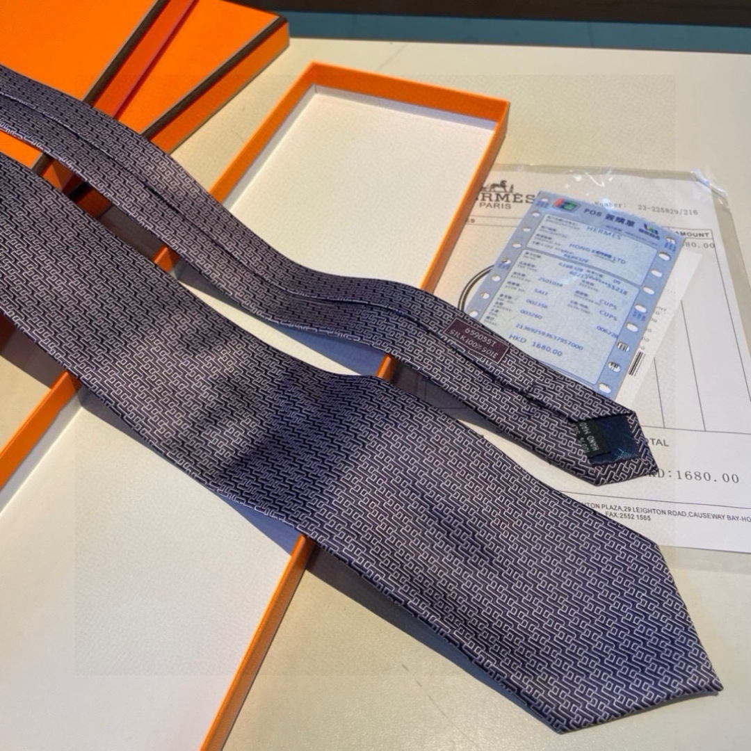 特价爱马仕H字母男士新款领带系列👔👔，让男士可以充分展示自己个性。100%顶级斜纹真丝手工定制‼