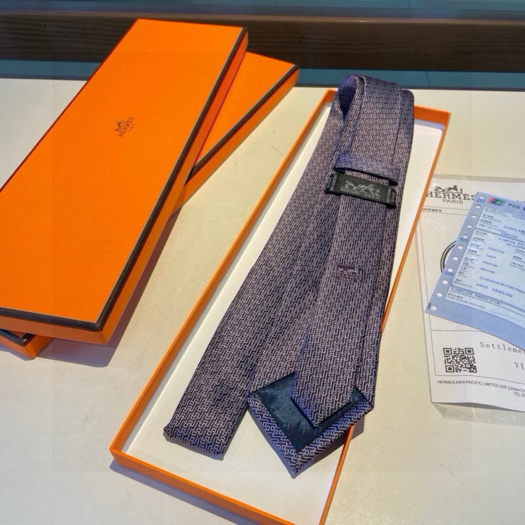 特价爱马仕H字母男士新款领带系列👔👔，让男士可以充分展示自己个性。100%顶级斜纹真丝手工定制‼