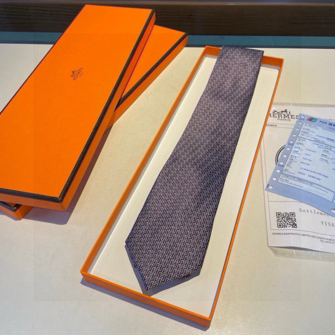 特价爱马仕H字母男士新款领带系列👔👔，让男士可以充分展示自己个性。100%顶级斜纹真丝手工定制‼