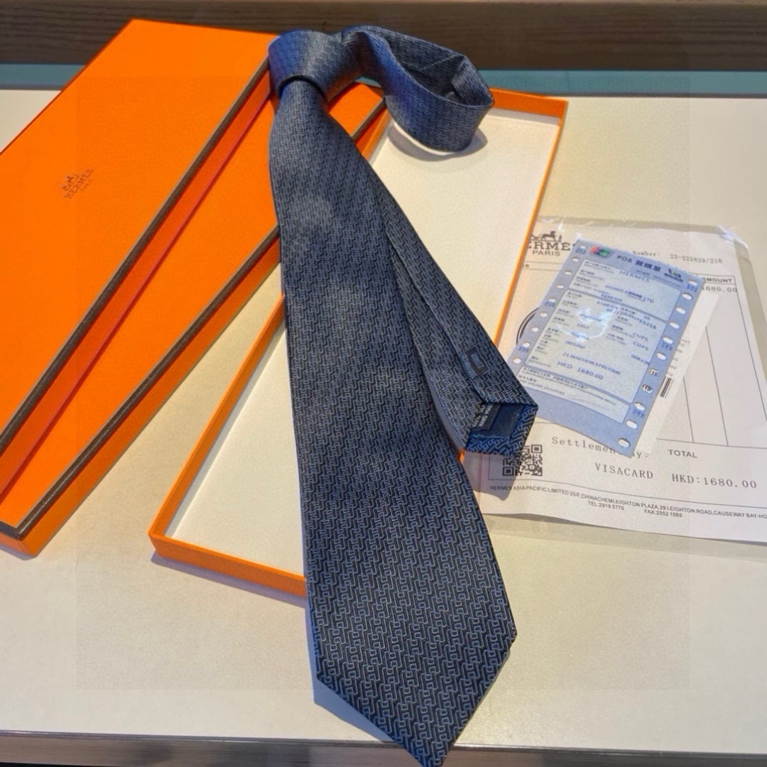 特价爱马仕H字母男士新款领带系列👔👔，让男士可以充分展示自己个性。100%顶级斜纹真丝手工定制‼