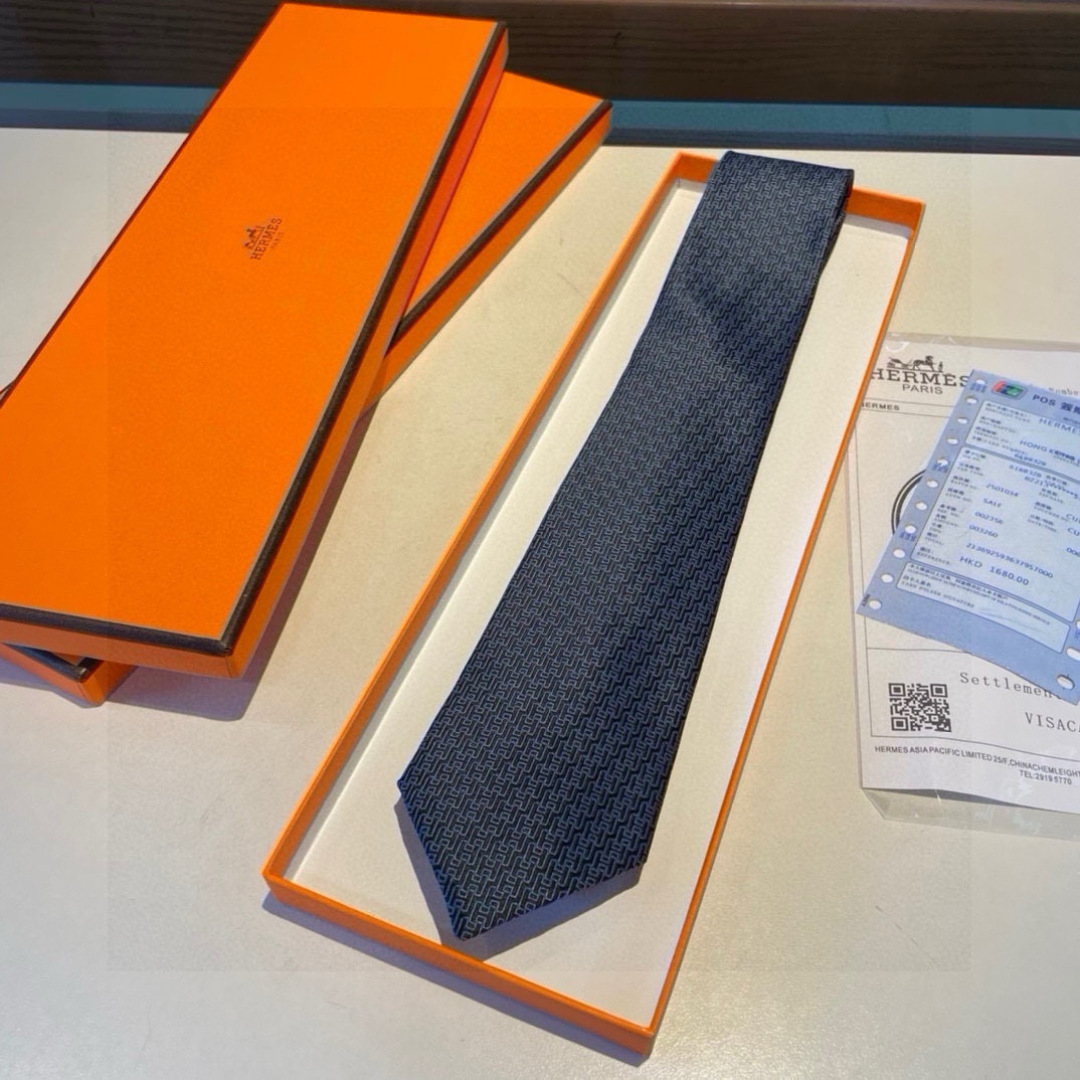 特价爱马仕H字母男士新款领带系列👔👔，让男士可以充分展示自己个性。100%顶级斜纹真丝手工定制‼