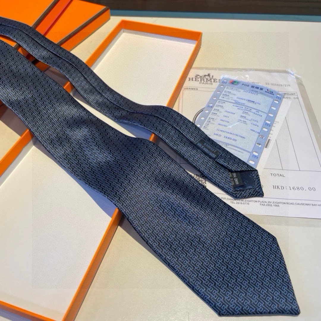 特价爱马仕H字母男士新款领带系列👔👔，让男士可以充分展示自己个性。100%顶级斜纹真丝手工定制‼